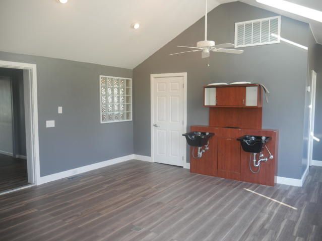 531 E Cleveland Ave, Monett, MO 65708